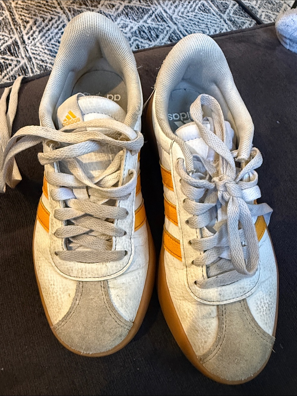adidas court shoes Sneakers size 5
